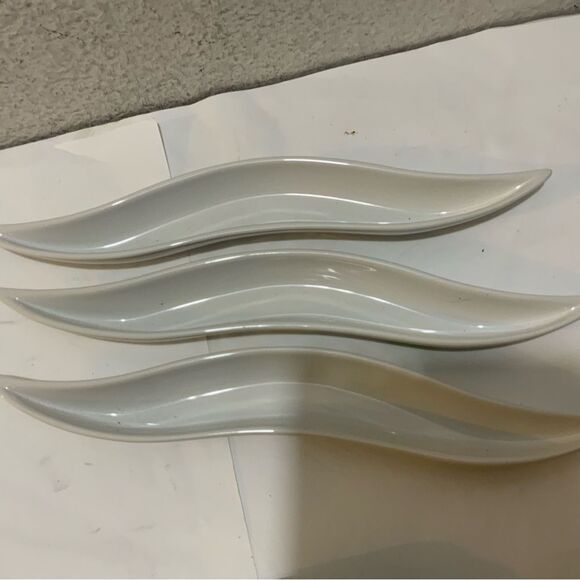 3 pieces white Wave Porcelain serving dish.A20 - Picture 3 of 4